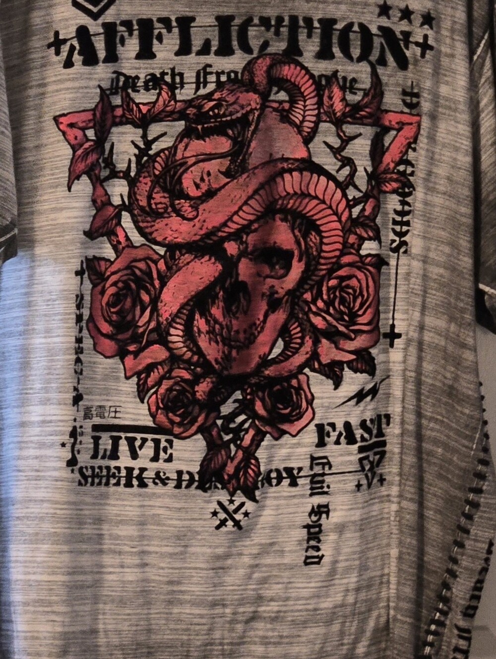 Affliction Men’s Heather Gray Short-Sleeve Tee with Red Skull & Snake Graphic